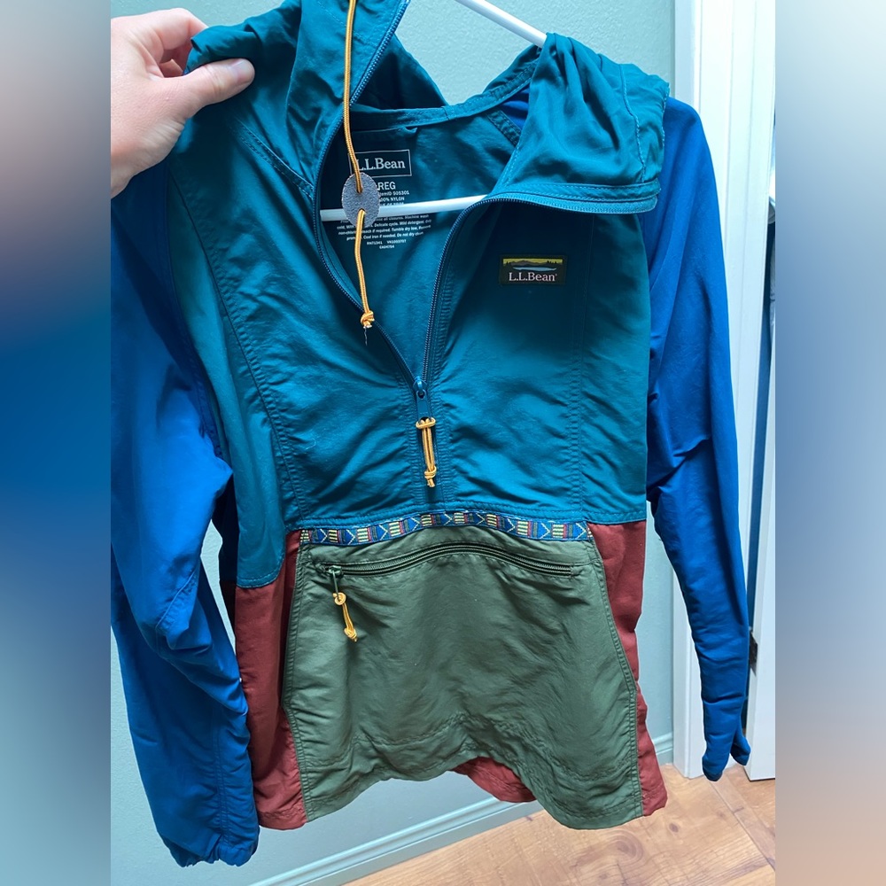 L.L. Bean windbreaker. Worn once great condition!